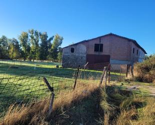 Vista exterior de Residencial en venda en Poyales del Hoyo