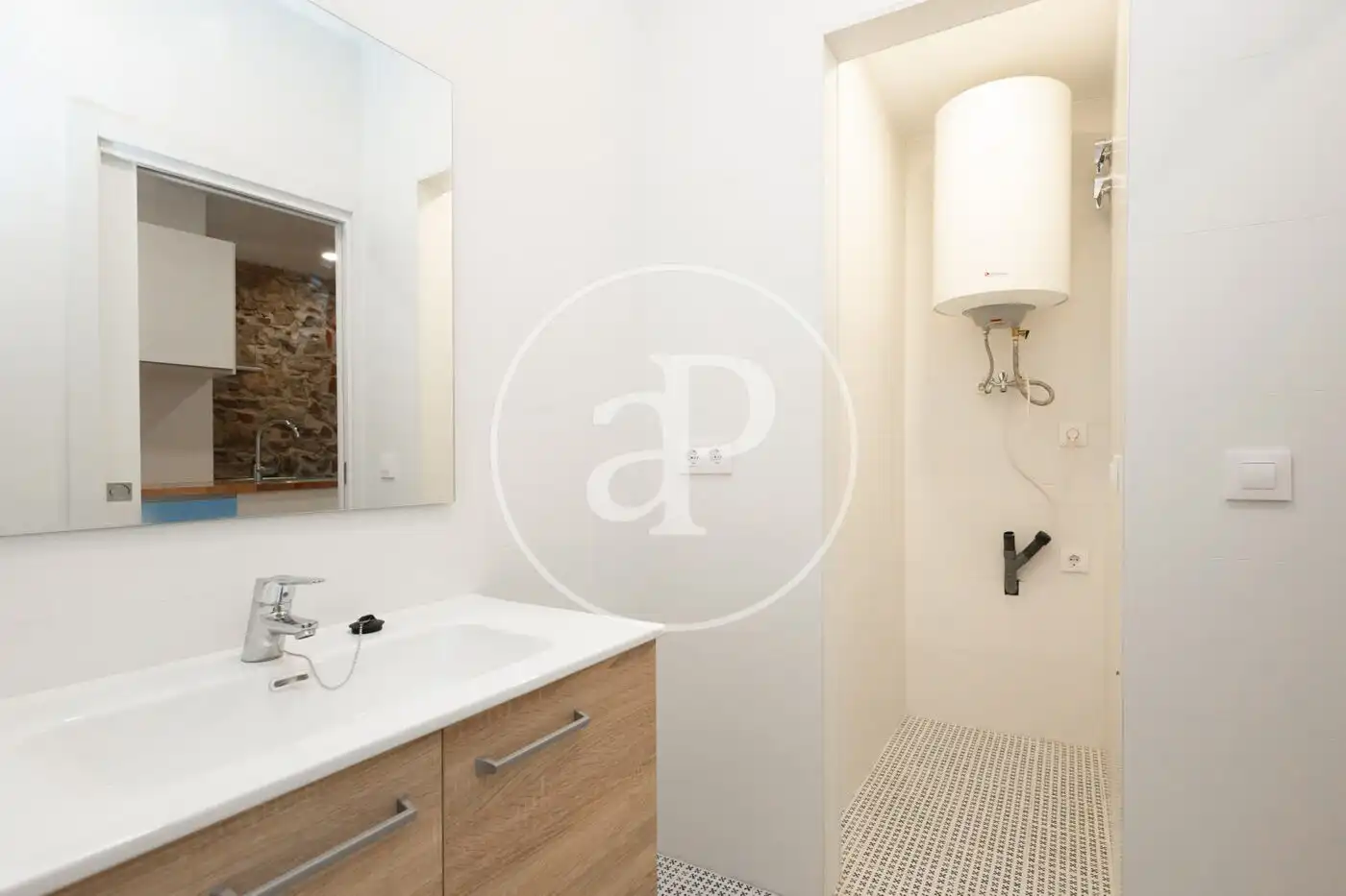 Badezimmer von Wohnung zum Verkauf in Barcelona mit Klimaanlage und Heizung