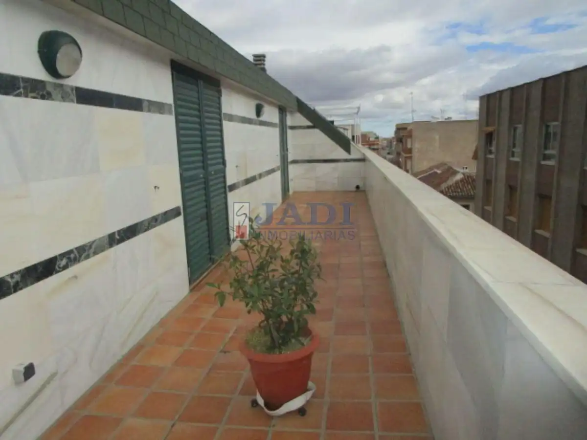 Àtic amb ascensor en venda a Valdepeñas, imagen 2