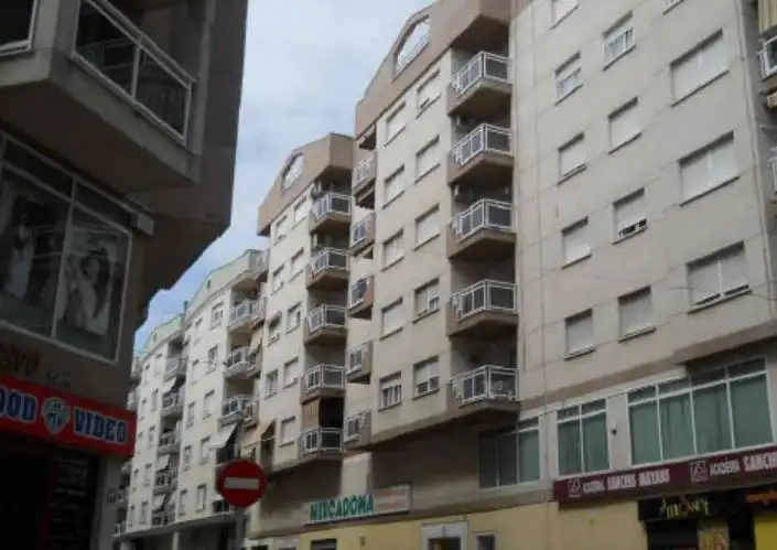Vista exterior de Piso en venta en Oliva con Trastero