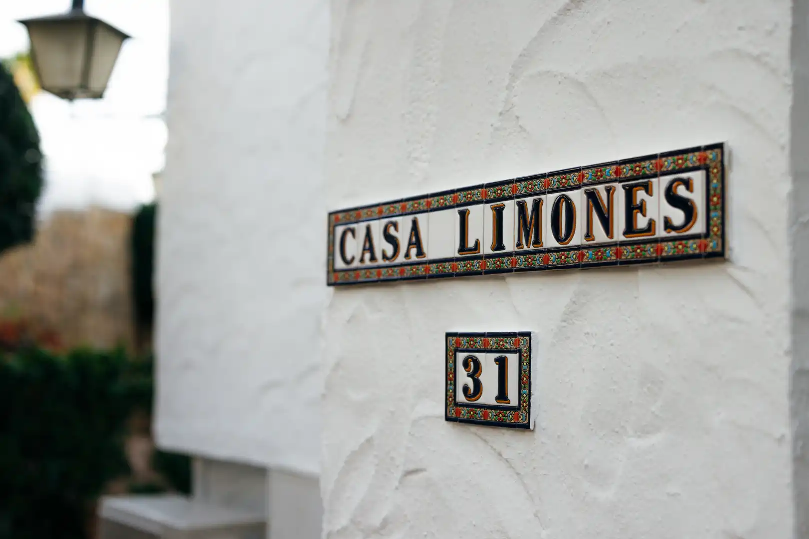 Vista exterior de Casa adosada en venda en Estepona amb Aire condicionat, Jardí privat i Terrassa