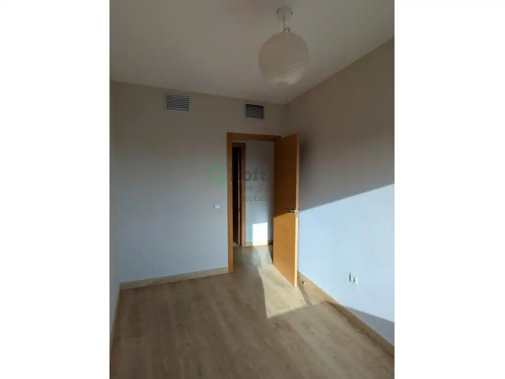 Bedroom of Attic for rent in Badajoz  with Air Conditioner