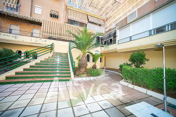 Planta baja de alquiler en Calle del Deporte, 2, Poniente-Norte - Miralbaida - Parque Azahara