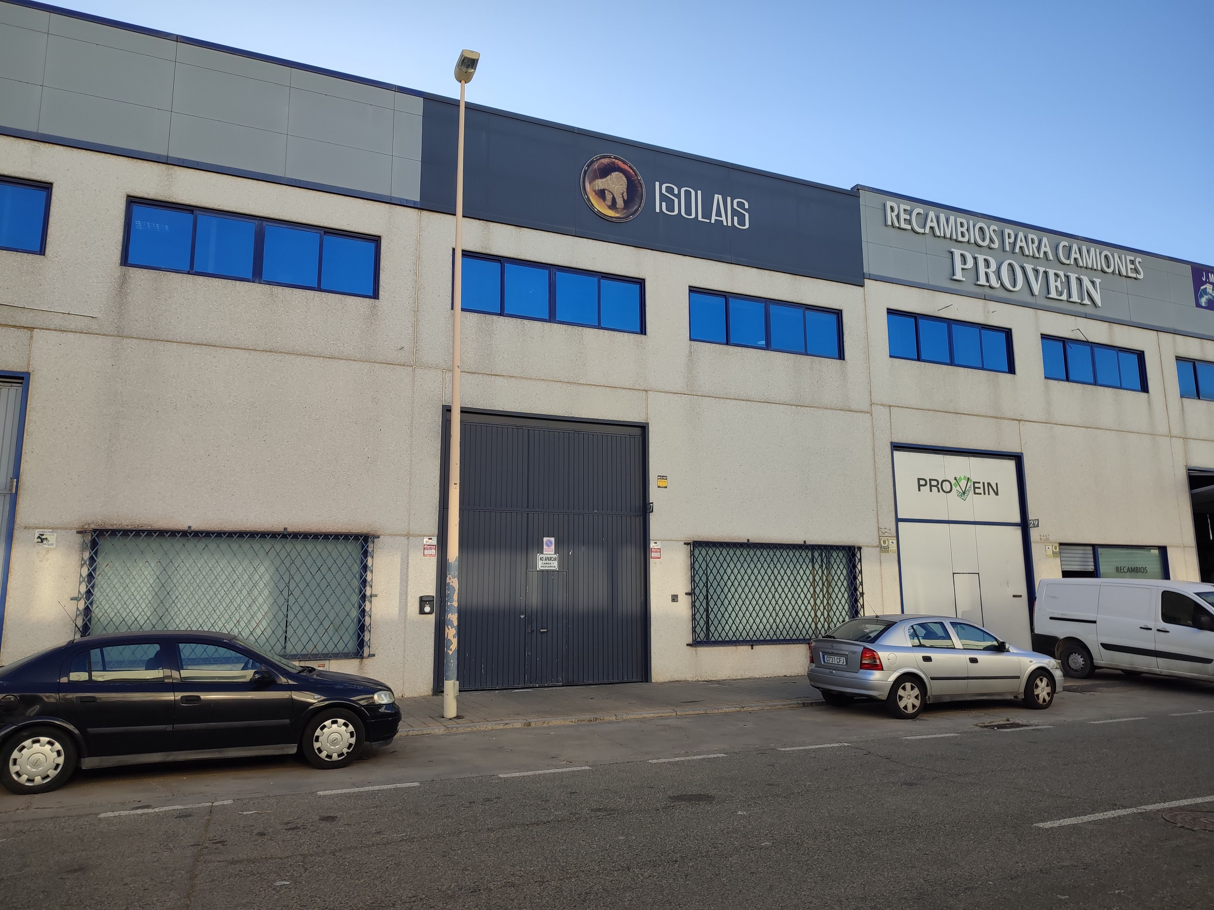 Vista exterior de Nau industrial de lloguer en  Sevilla Capital