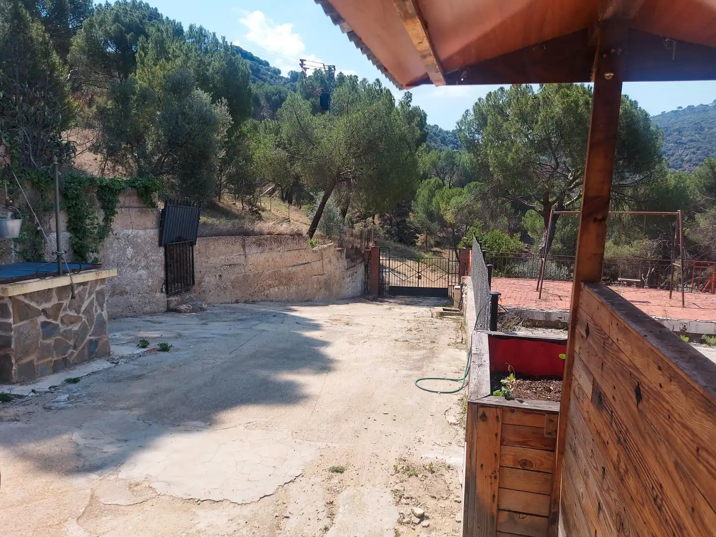 Vista exterior de Casa o chalet en venta en Navas del Rey con Aire acondicionado, Calefacción y Jardín privado