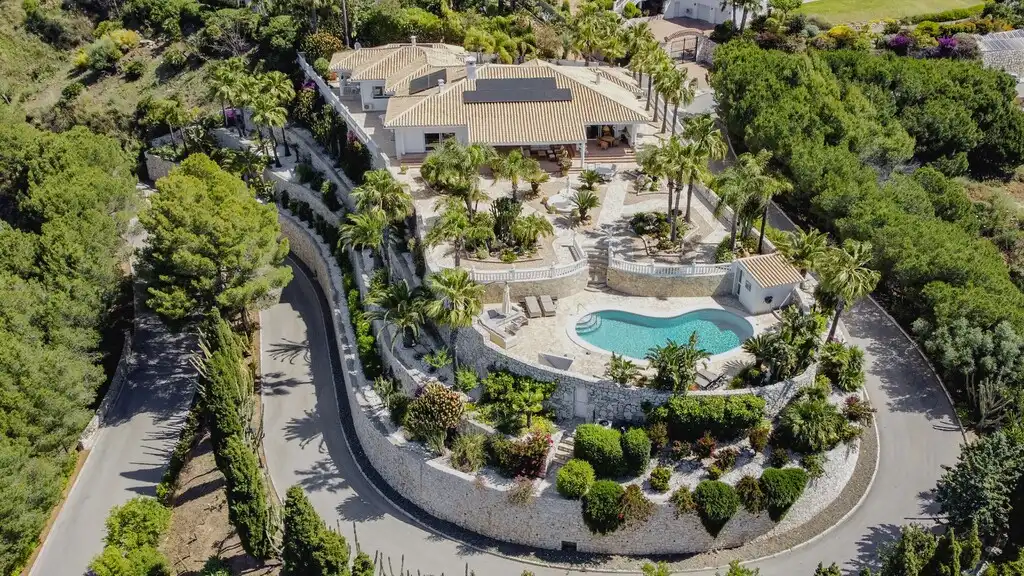 Vista exterior de Casa o xalet en venda en Mijas amb Aire condicionat, Calefacció i Jardí privat