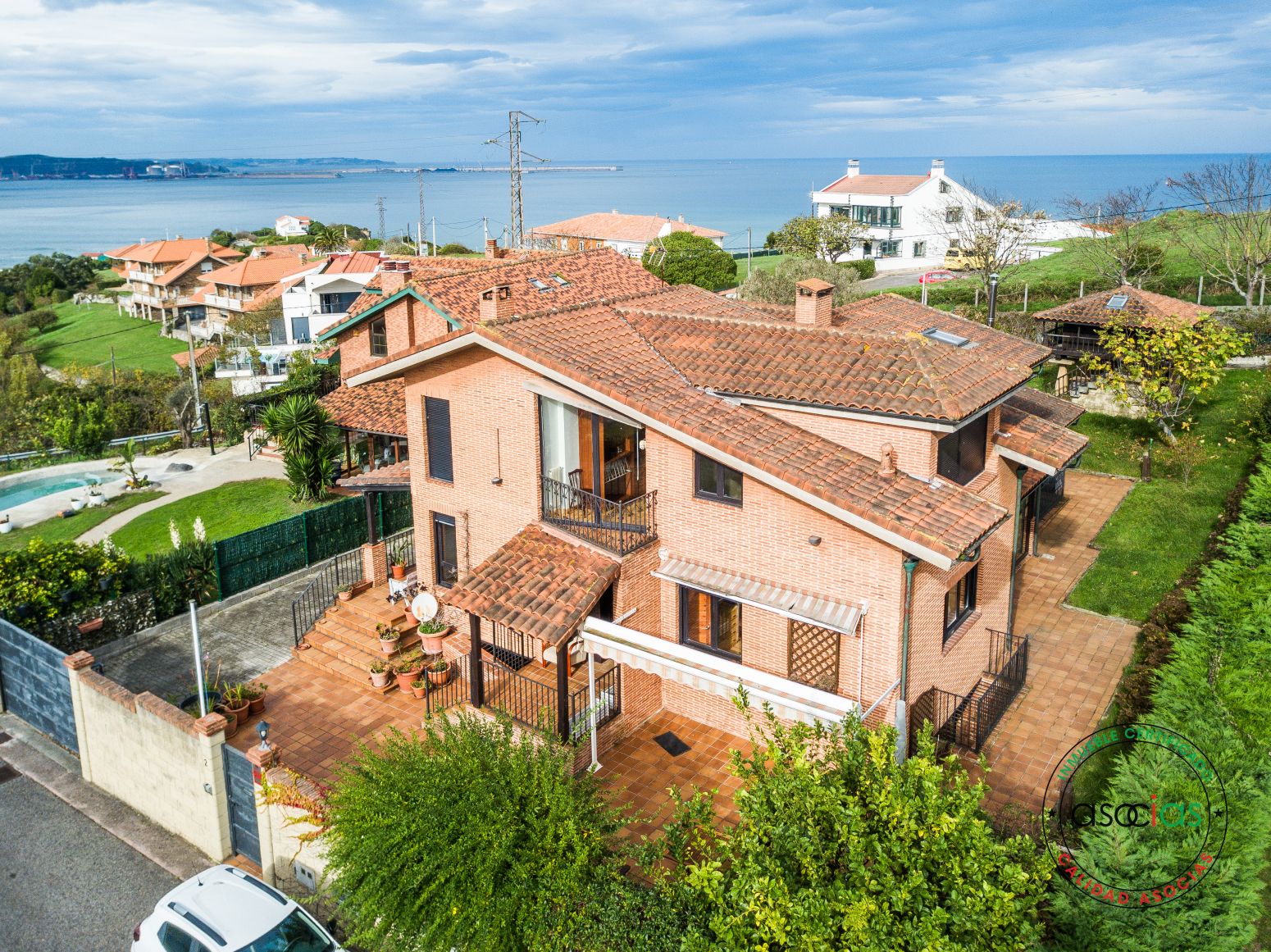 Exterior view of House or chalet for sale in Gijón   with Heating, Private garden and Parquet flooring