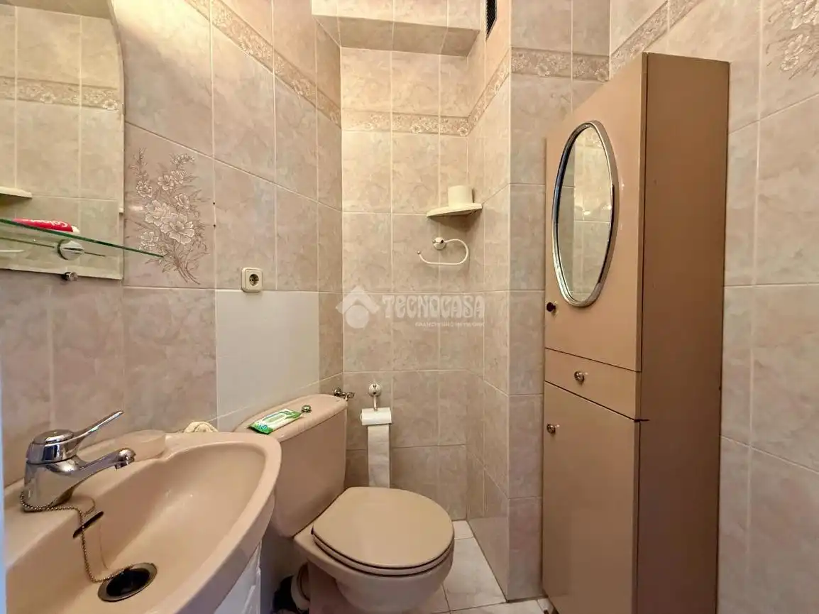 Baño de Piso en venta en Madrid con Calefacción, Parquet y Terraza