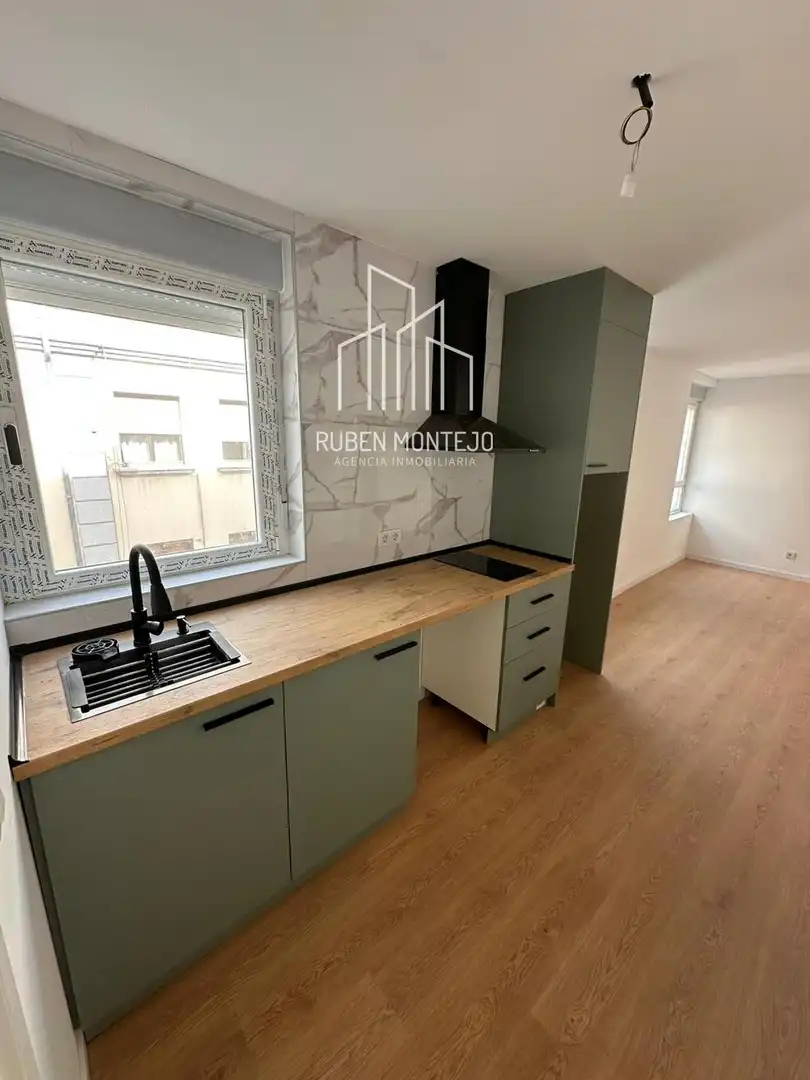 Kitchen of Apartments for rent in Salamanca  with Heating, Furnished and Oven