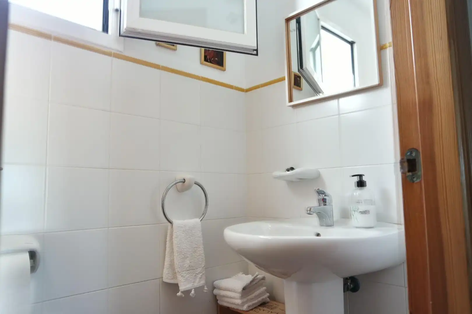 Badezimmer von Haus zum Verkauf in Sanlúcar de Barrameda mit Klimaanlage, Heizung und Privatgarten