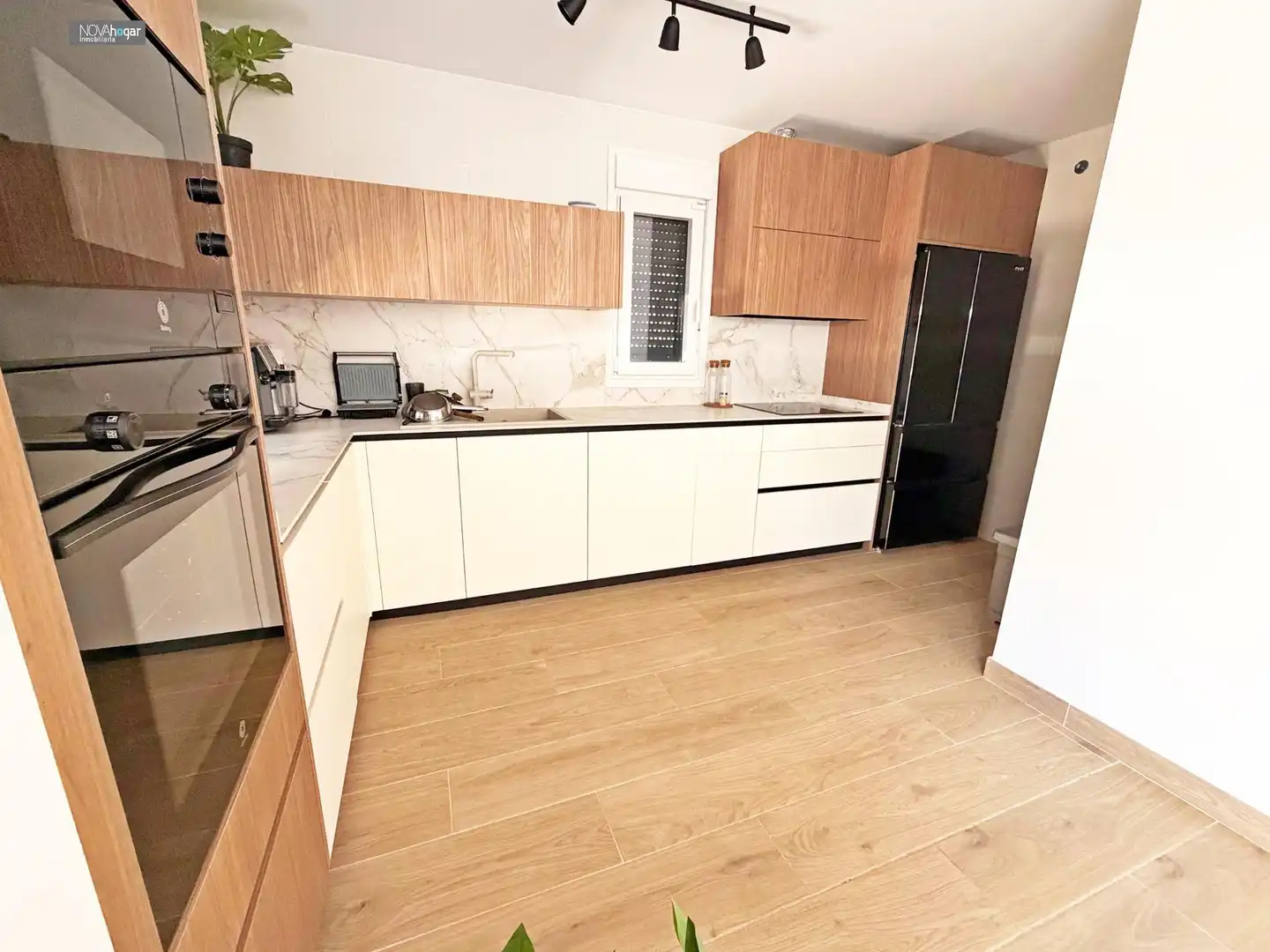 Kitchen of Flat for share in Málaga  with Air Conditioner, Heating and Furnished