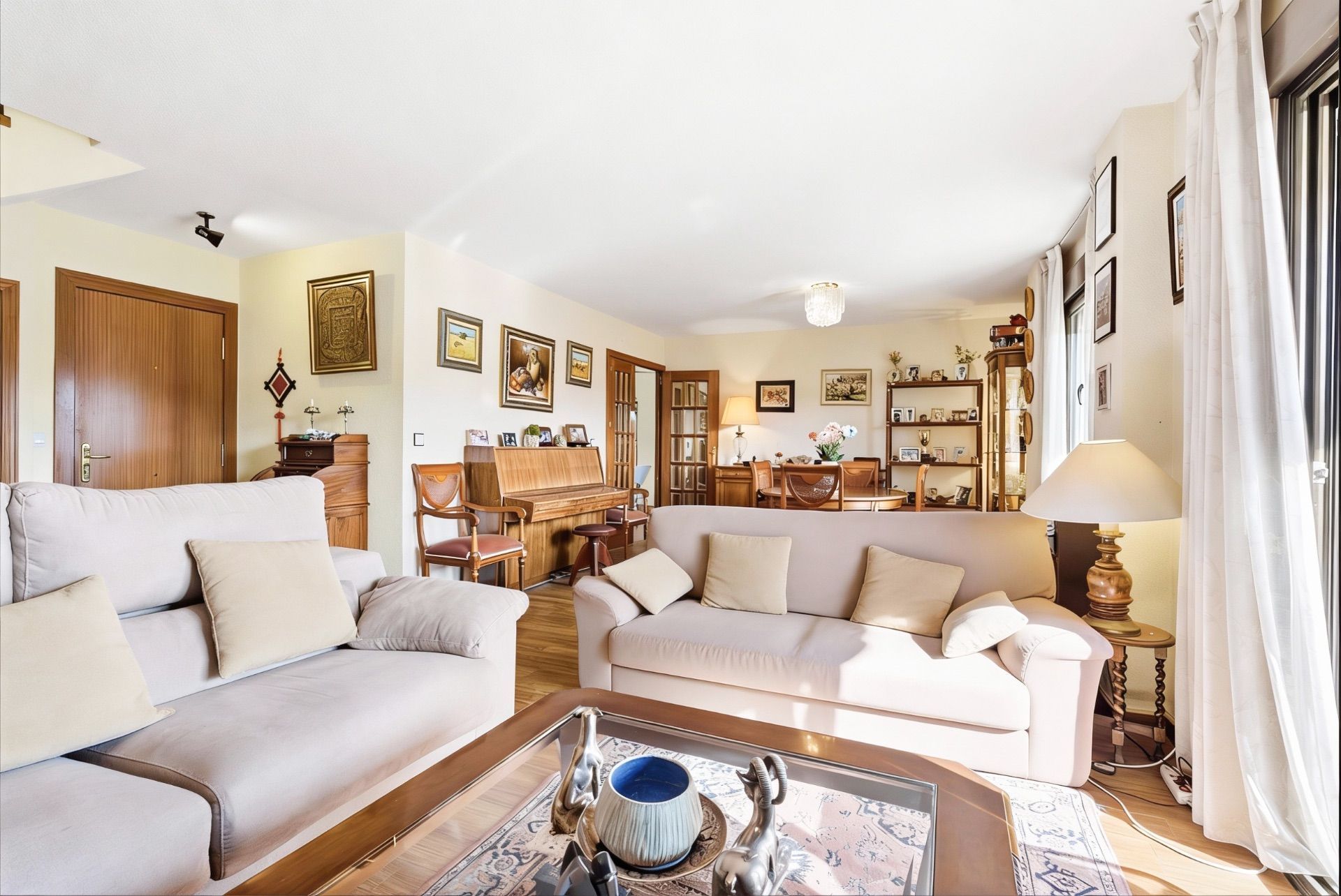 Wohnzimmer von Dachboden zum Verkauf in Majadahonda mit Klimaanlage, Heizung und Terrasse