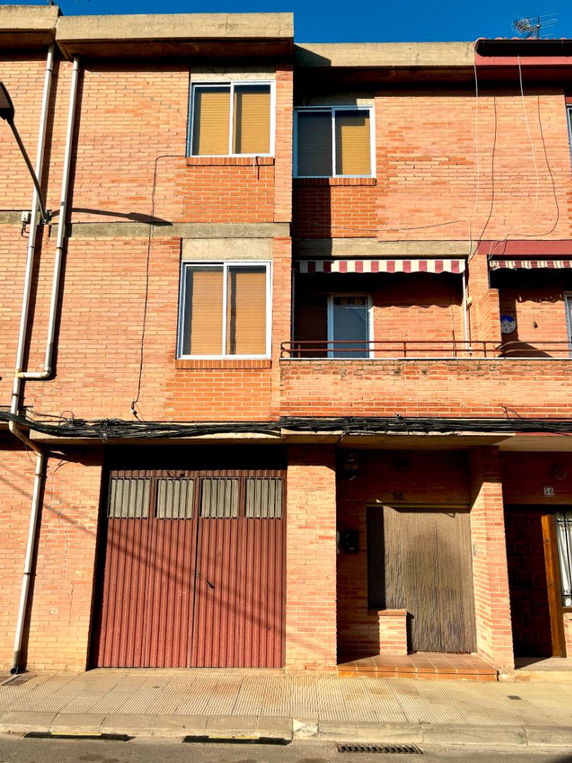 Vista exterior de Casa adosada en venda en Corella amb Calefacció, Parquet i Terrassa