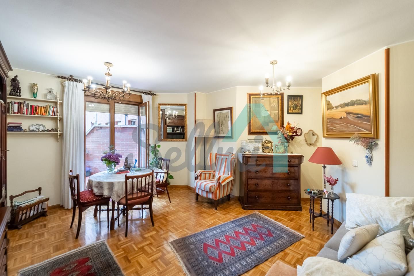 Living room of Flat to rent in Oviedo   with Heating, Parquet flooring and Terrace