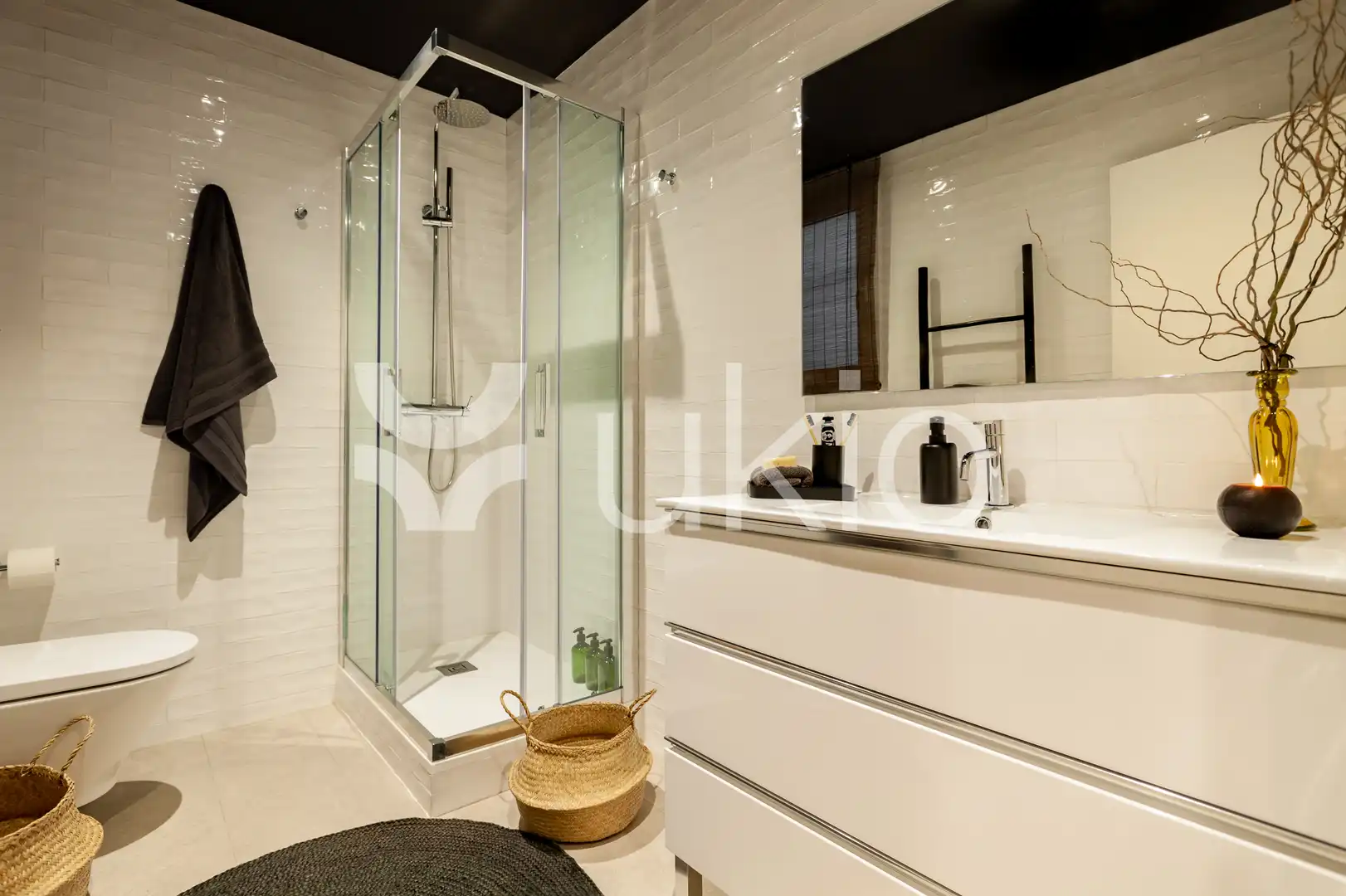Bathroom of Apartments for rent in Barcelona  with Air Conditioner, Terrace and Furnished