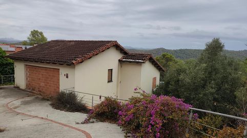 Casa a reformar con piscina  cubierta y 6 habit.  OPORTUNIDAD.