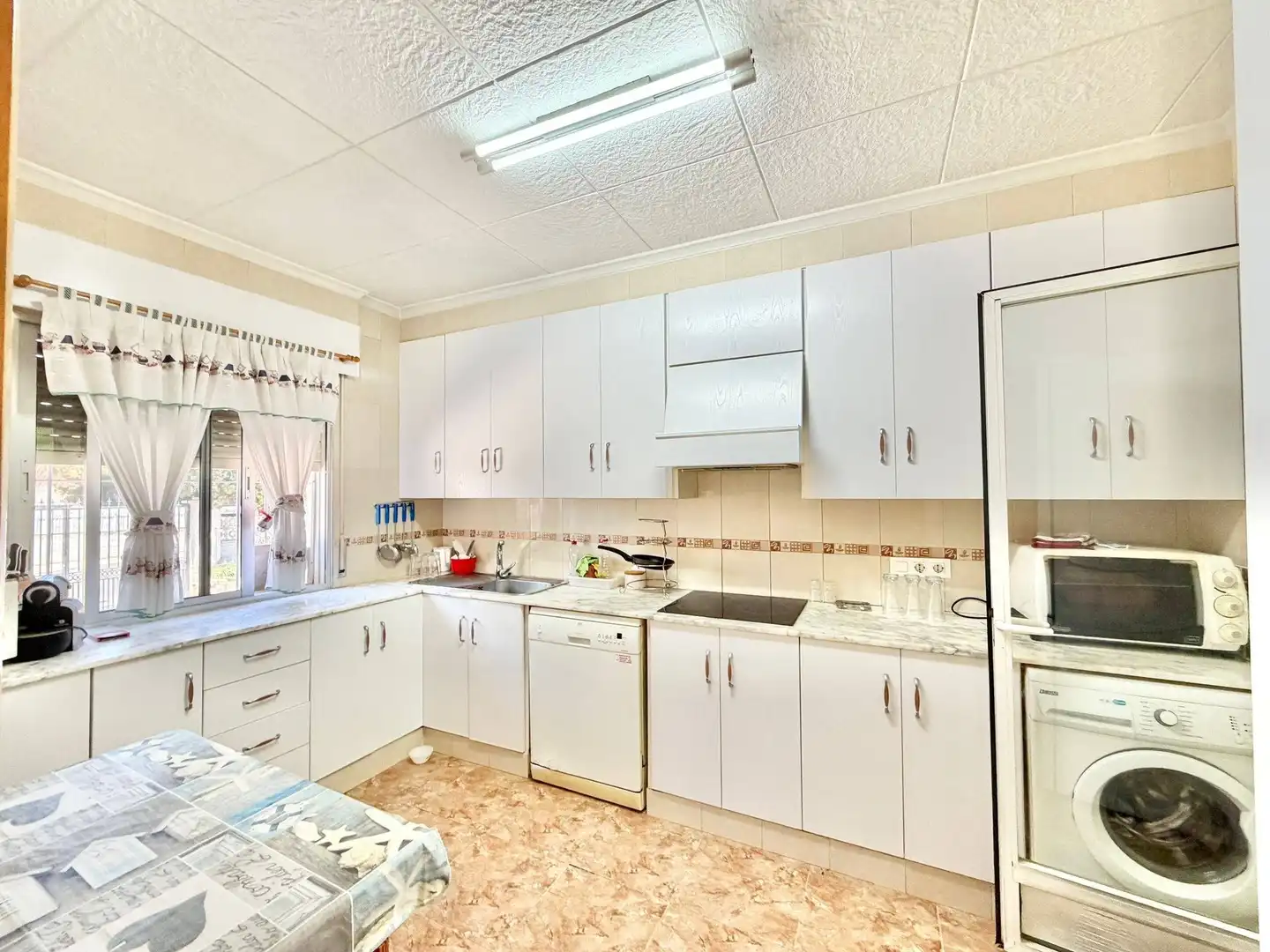 Kitchen of Houses for sale in Mutxamel  with Swimming Pool