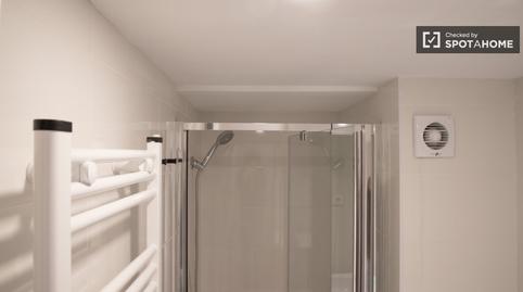 Foto 3 de Estudi per a compartir a Lucero, Madrid