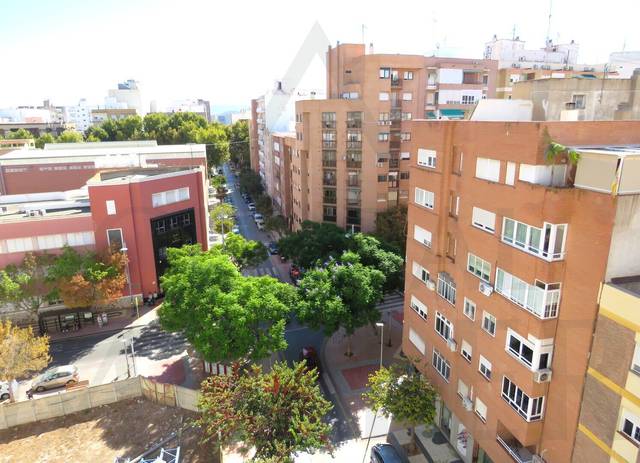 Piso en Venta en Calle Pintor Balaca, 21 en Alameda