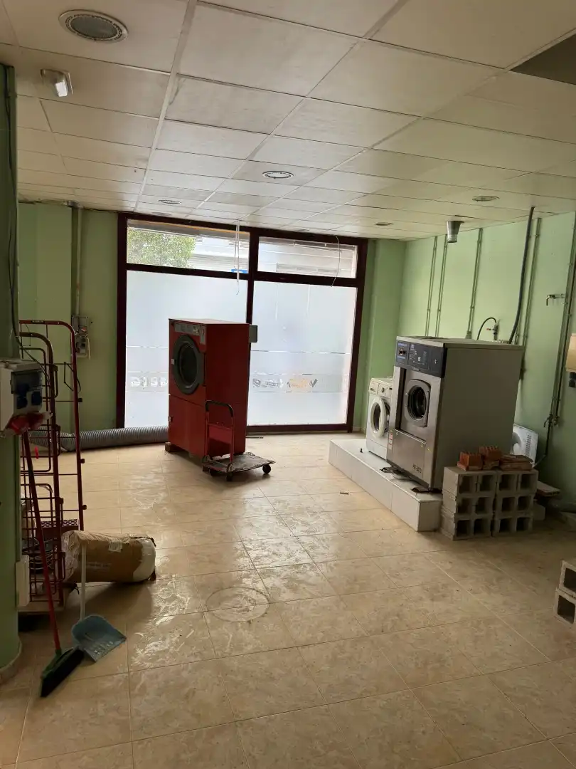 Business premises for sale in Carrer de l'Onze de Setembre 19, imagen 2