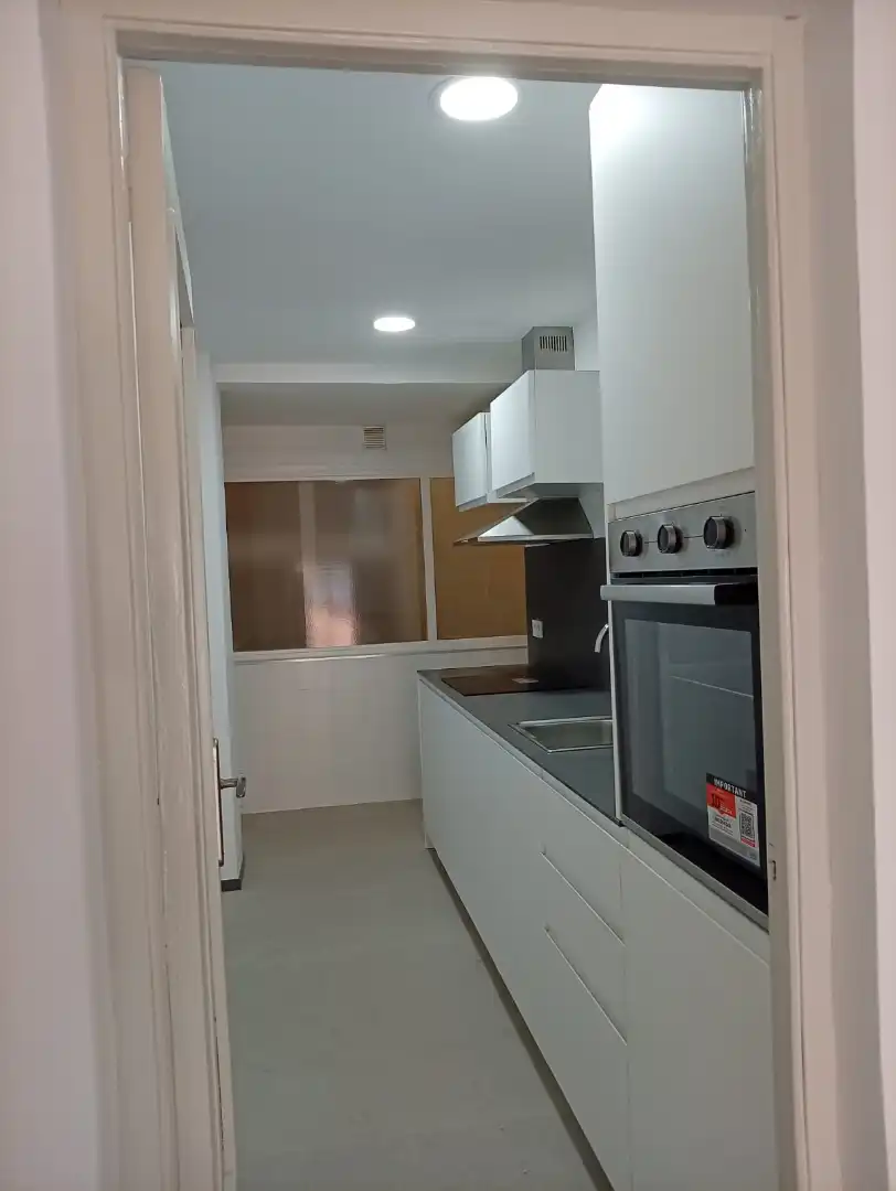 Cuina de Pis en venda en Cerdanyola del Vallès amb Parquet, Forn i Rentadora