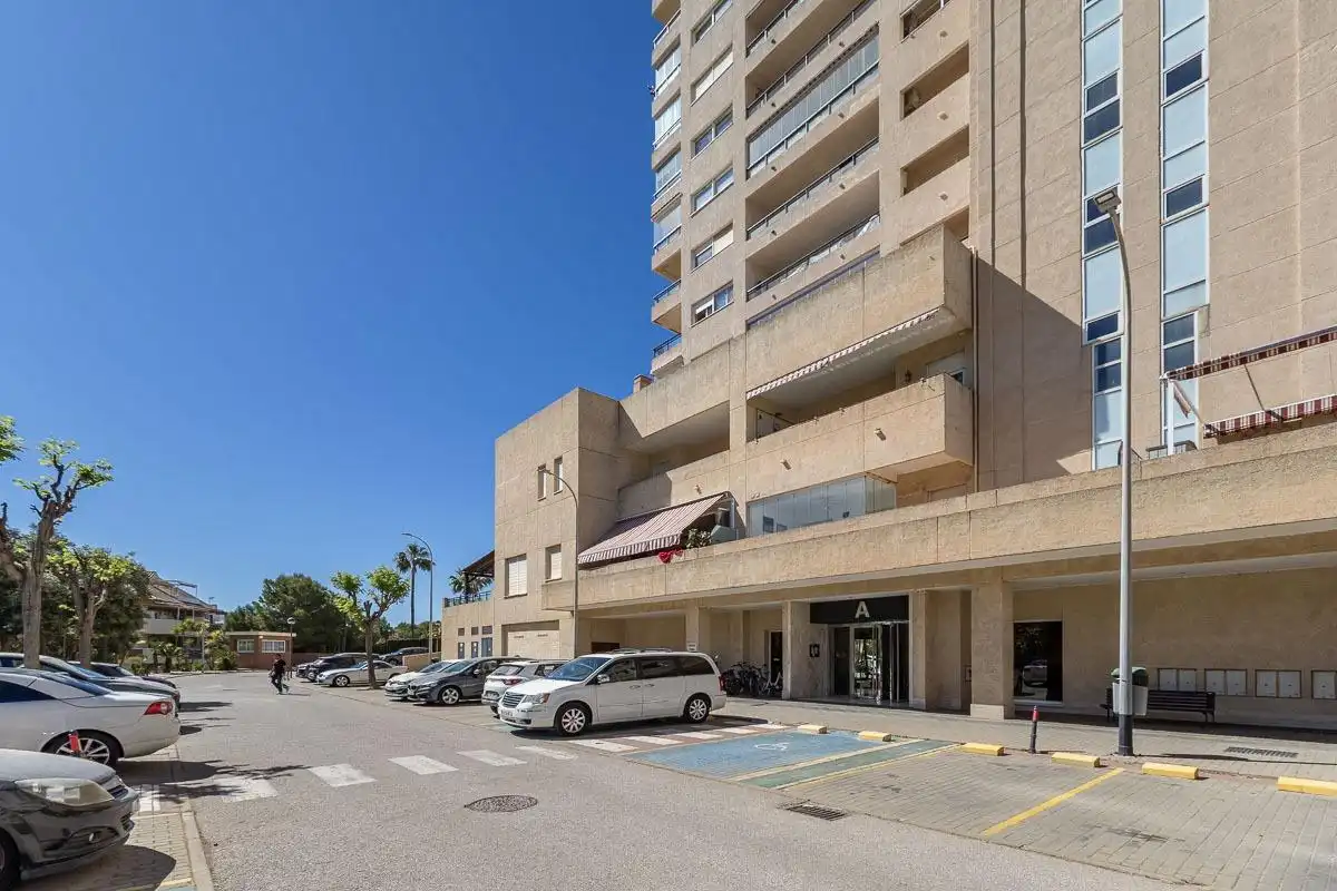 Vista exterior de Pis en venda en Benalmádena amb Aire condicionat, Terrassa i Traster
