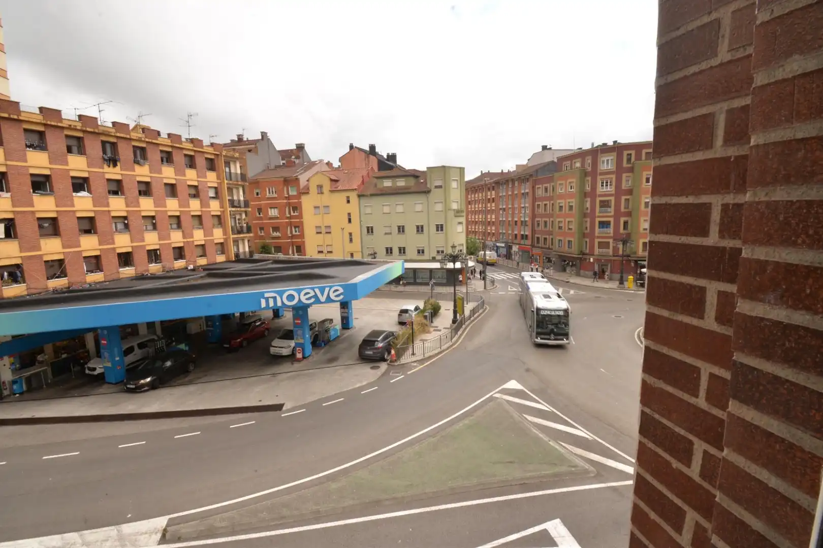 Parking de Piso en venta en Oviedo  con Calefacción y Trastero