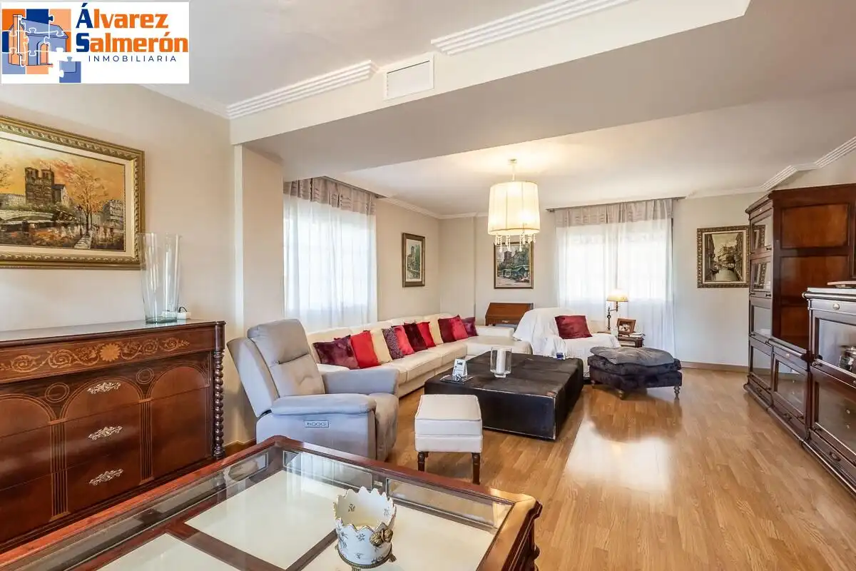 Sala de estar de Casa adosada en venta en Huétor Vega con Aire acondicionado, Terraza y Trastero