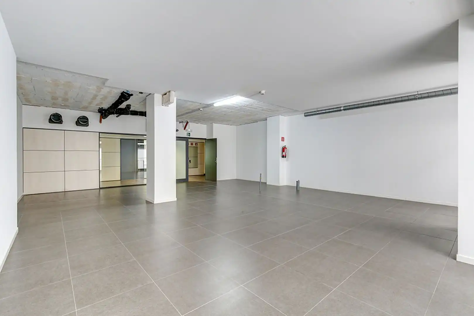 Gebäude zur Miete in Barcelona mit Alarm