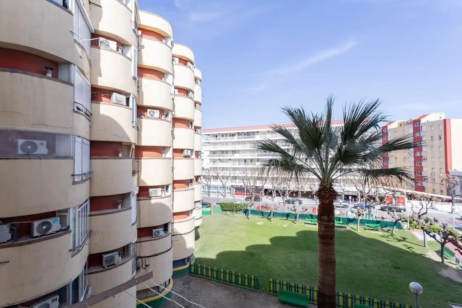 Außenansicht von Wohnung zum Verkauf in Vila-seca mit Klimaanlage, Privatgarten und Schwimmbad