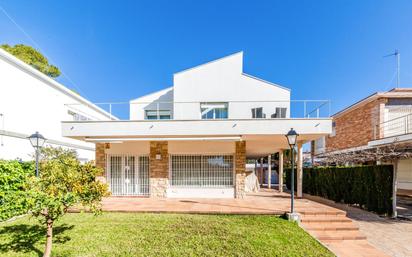 Exterior view of House or chalet for sale in El Vendrell  with Air Conditioner, Heating and Private garden