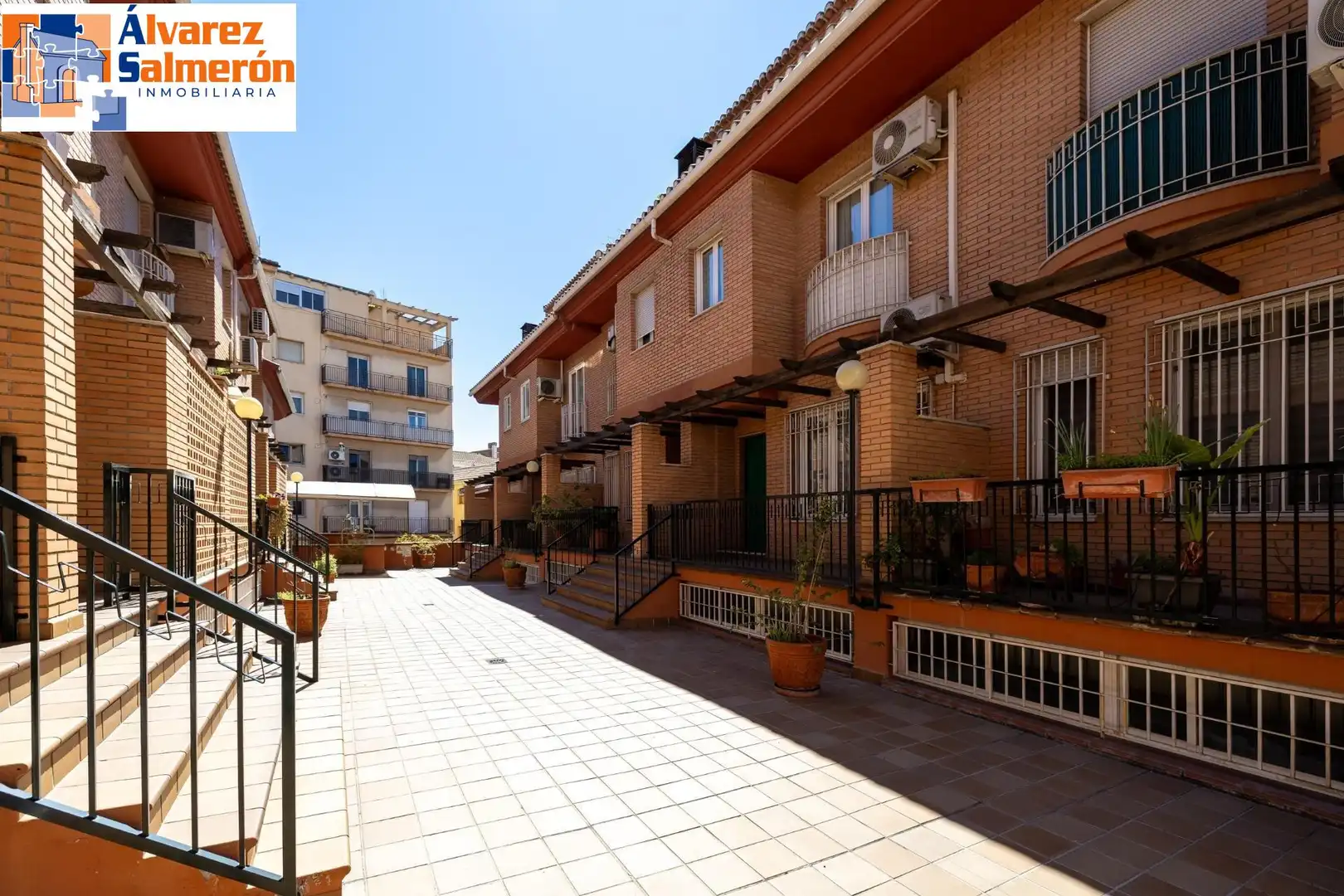 Adossat amb terrassa en venda a Avenida Avenida Murcia