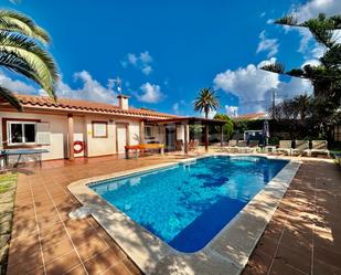 Vista exterior de Casa o xalet en venda en Sant Lluís amb Terrassa i Piscina