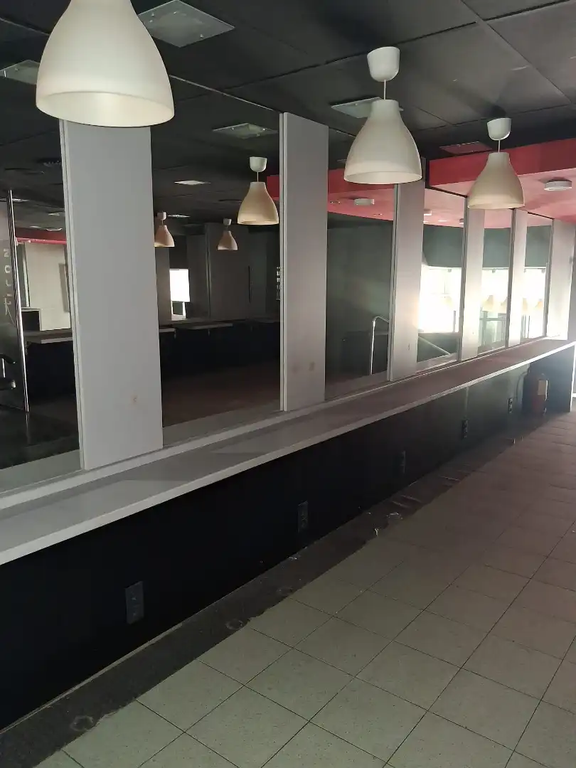 Local comercial en venta en Carrer del Pantà 69, imagen 7