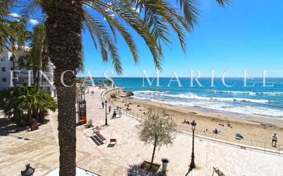 Vista exterior de Pis en venda en Sitges amb Aire condicionat i Terrassa