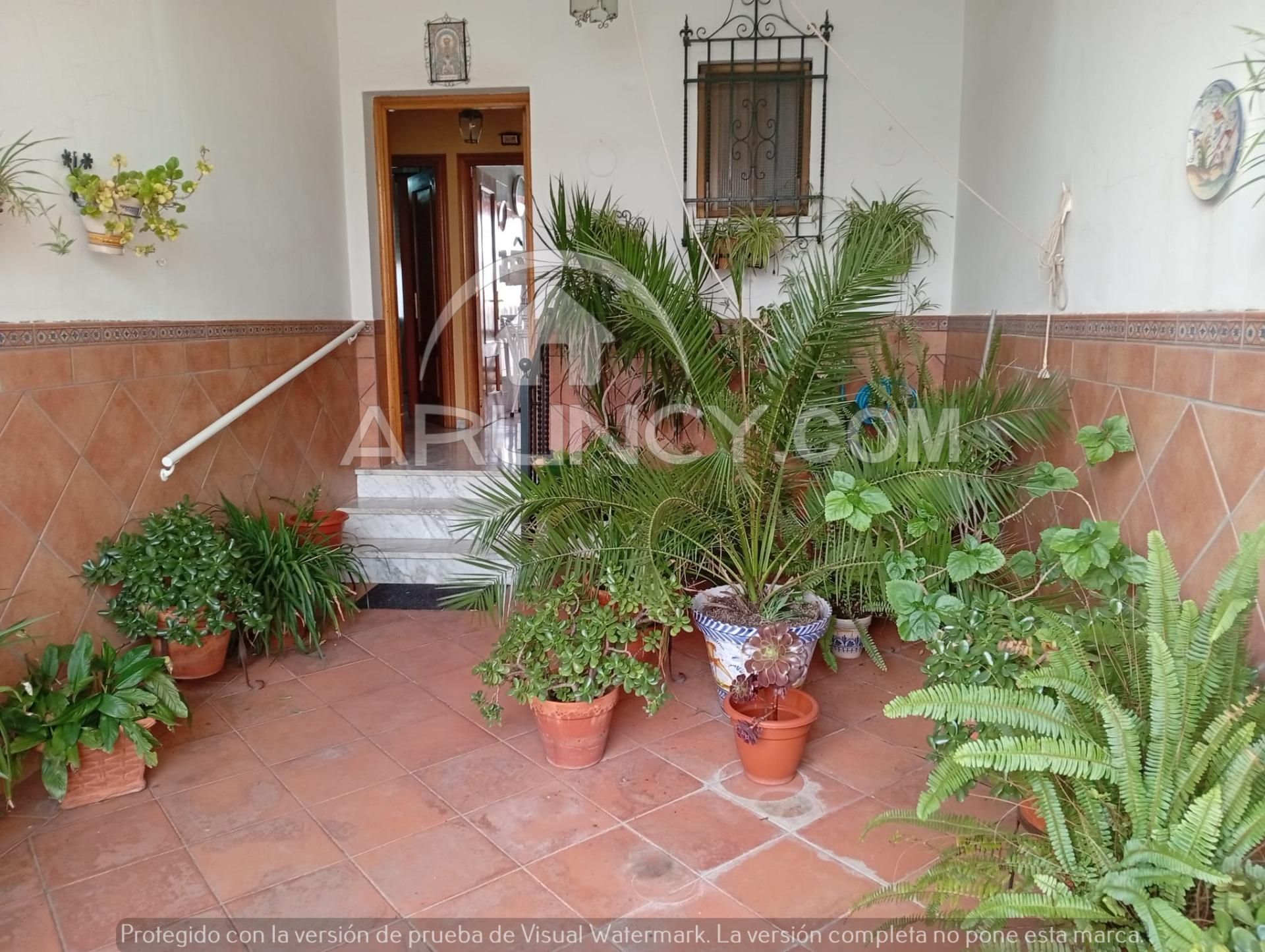 Garden of House or chalet for sale in Alcalá de Guadaira  with Air Conditioner, Terrace and Storage room