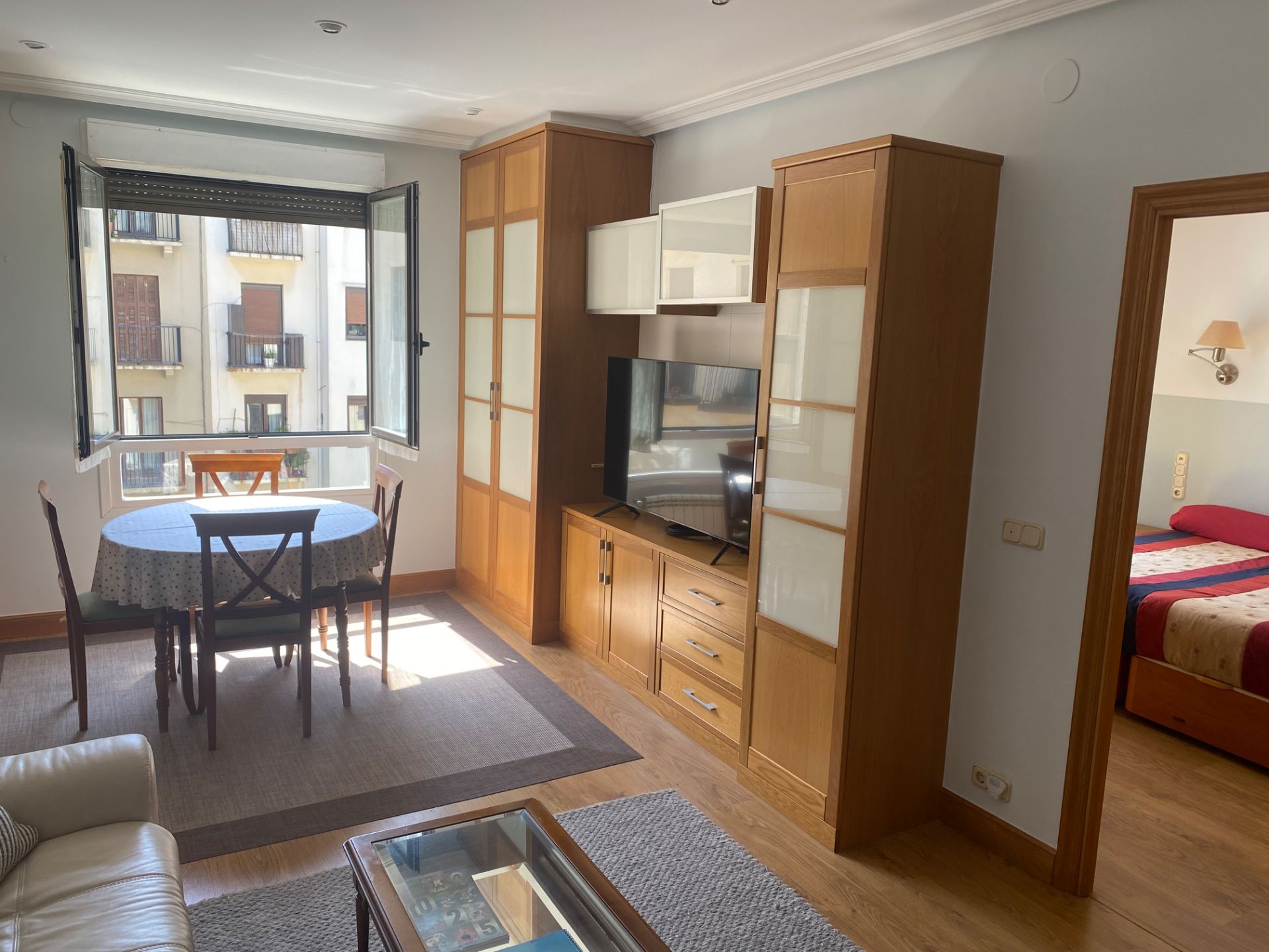 Dormitori de Pis en venda en Donostia - San Sebastián  amb Calefacció, Moblat i Forn