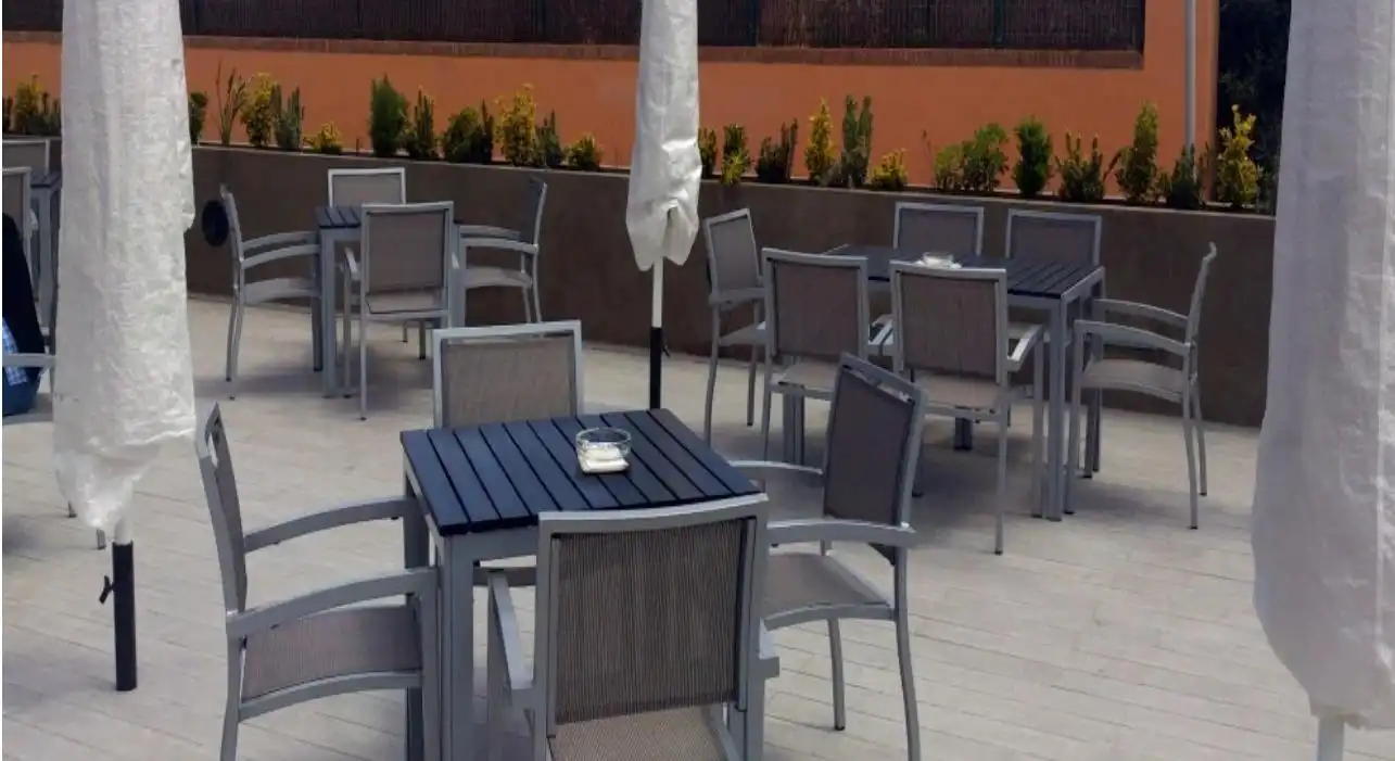 Terrassa de Local de lloguer en Granadilla de Abona amb Moblat