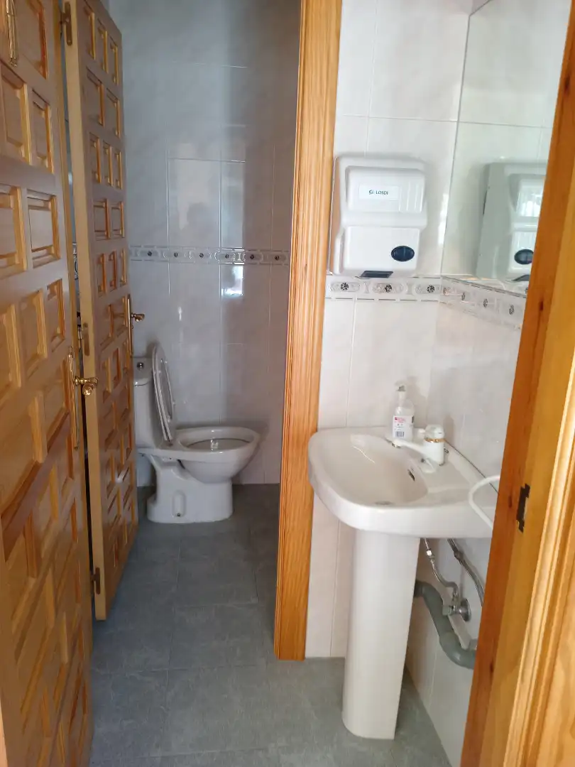 Baño de Local de alquiler en Calvarrasa de Abajo, Salamanca