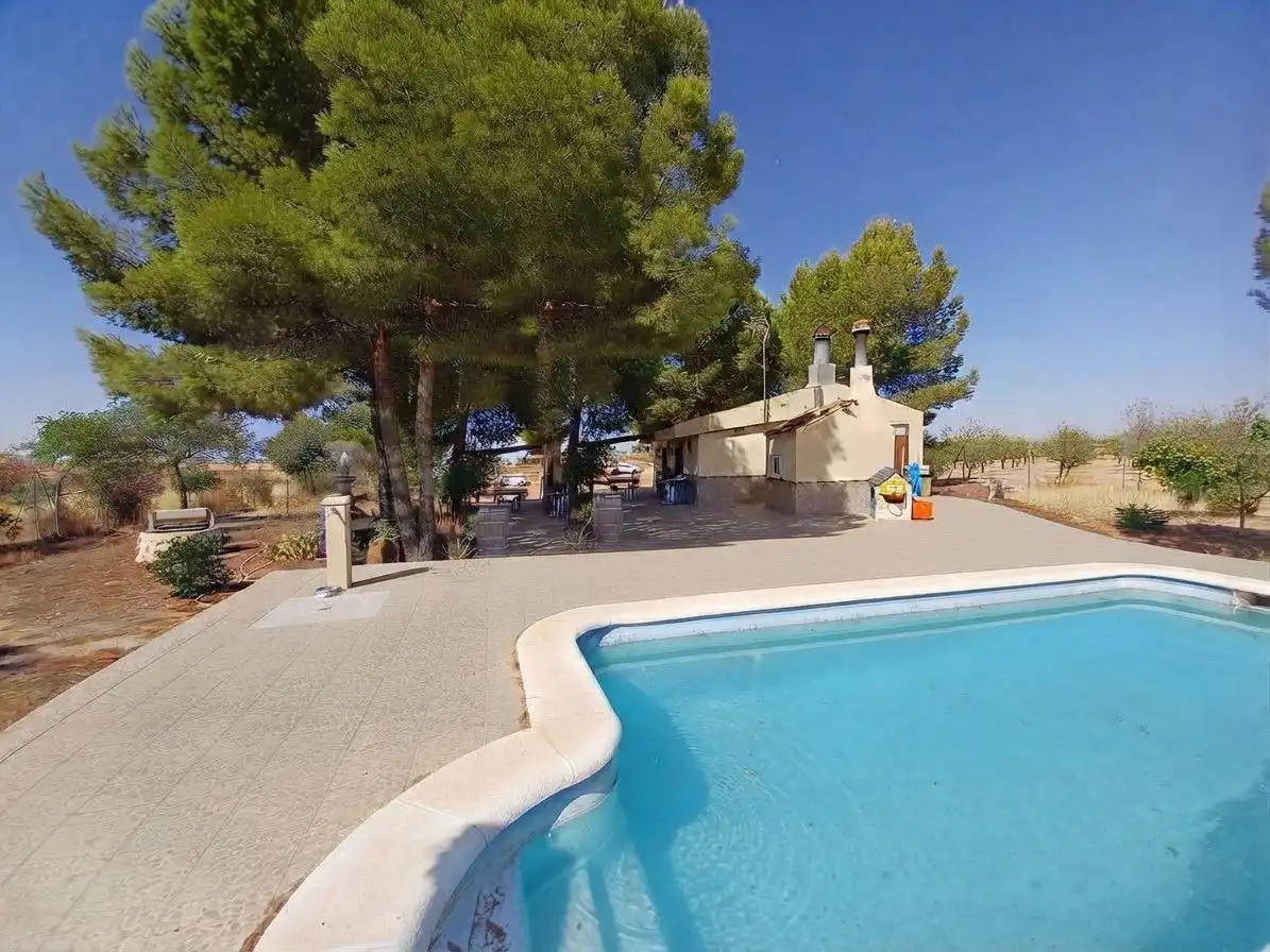 Detached house with pool for sale in La Roda, imagen 5