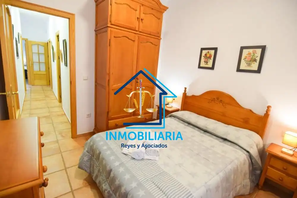 Dormitori de Casa o xalet en venda en Córdoba amb Aire condicionat, Terrassa i Piscina