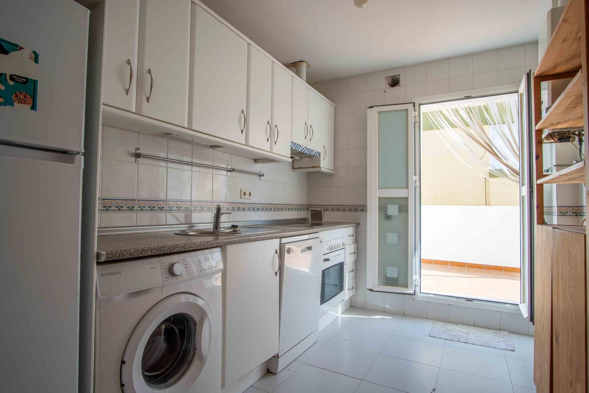 Kitchen of Attic for sale in San Fernando  with Air Conditioner