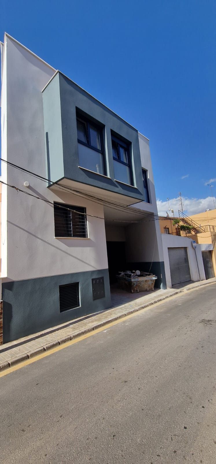 Vista exterior de Pis en venda en  Almería Capital amb Traster i Piscina