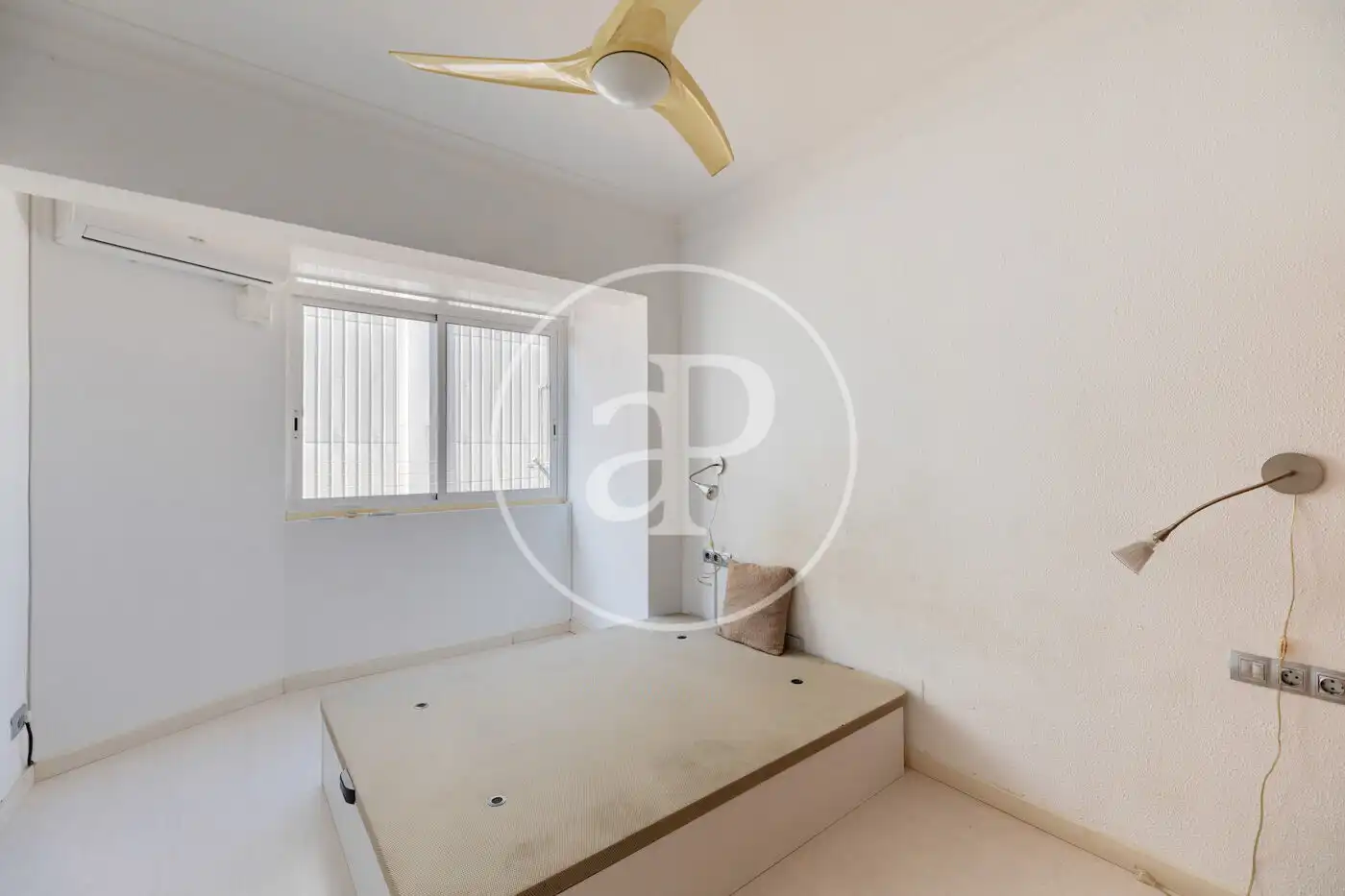 Penthouse with terrace for sale in Carrer del Consell de Cent, imagen 29