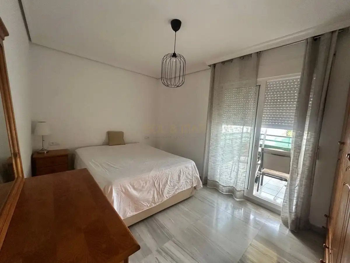 Schlafzimmer von Wohnungen zur Miete in Torremolinos mit Klimaanlage und Terrasse