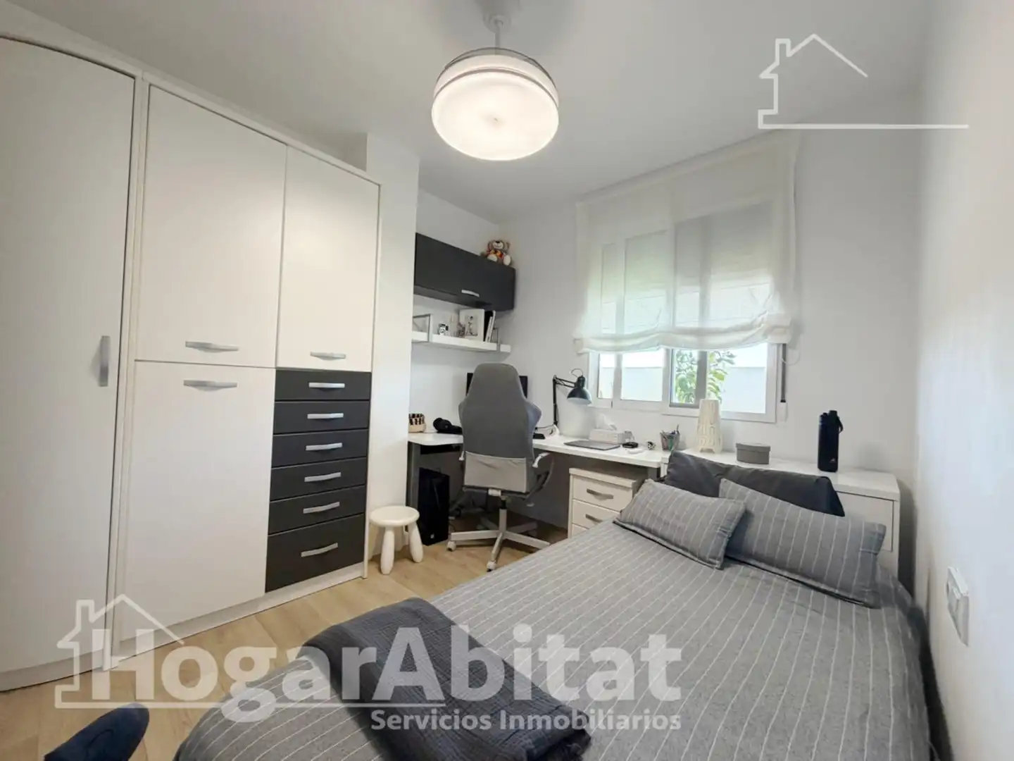 Bedroom of Attic for sale in Chiva  with Air Conditioner and Terrace
