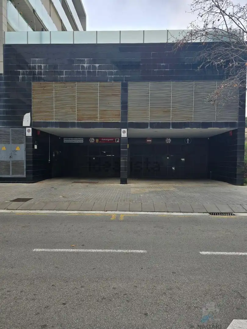 Parking de Dúplex en venta en Mataró con Calefacción, Terraza y Balcón