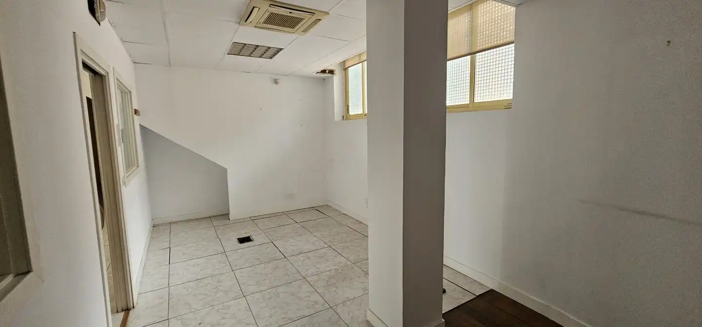 Commercial properties for sale in Avenida del Pinar, Parque Lisboa - La Paz