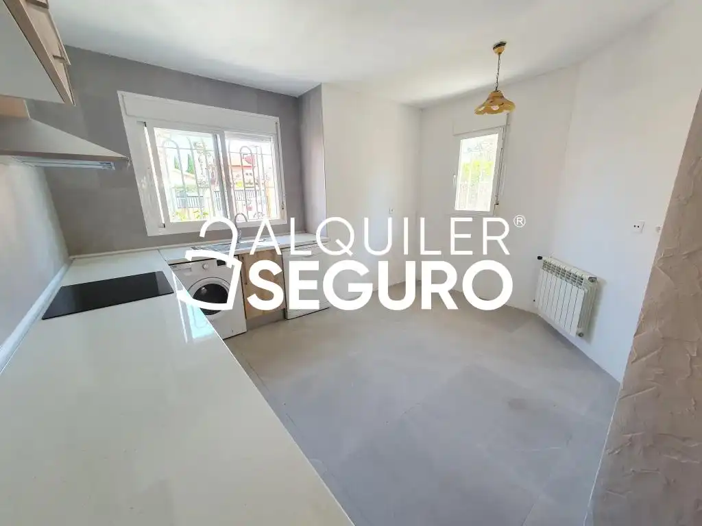Bedroom of Houses for rent in Batres  with Heating, Terrace and Swimming Pool