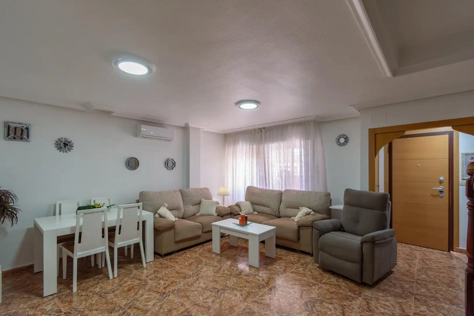 Sala de estar de Casa adosada en venta en Cartagena con Aire acondicionado, Calefacción y Jardín privado